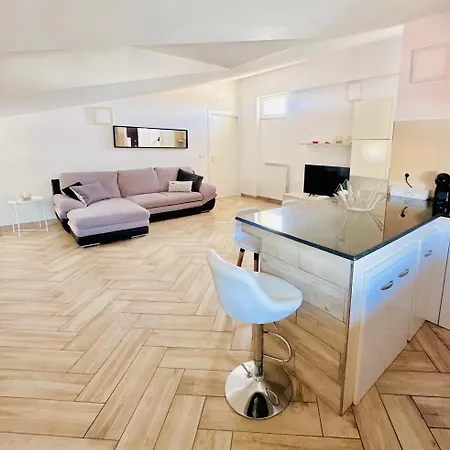Serao House, 3 Piano In Centro Apartment
