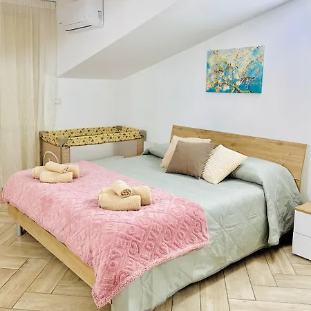 Serao House, 3 Piano In Centro Apartment